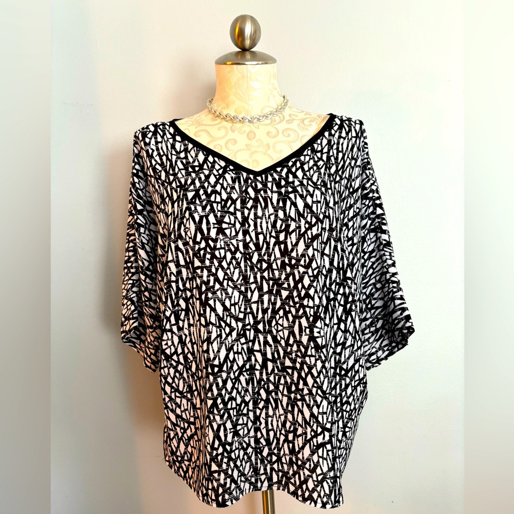 Christopher& Banks Top Size Small. #